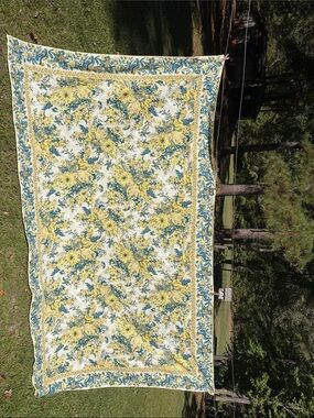 Like New April Cornell, yellow and teal cotton tablecloth, with Birds 60x102